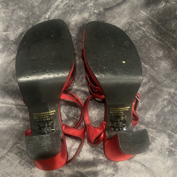 UnListed size 7 Dark Red Woman’s Platform Dress Sandals - Picture 5 of 7